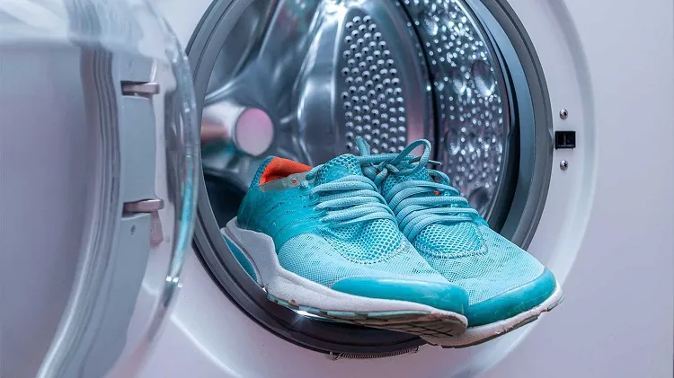 نحوه تمیز کردن کفش با ماشین لباسشویی