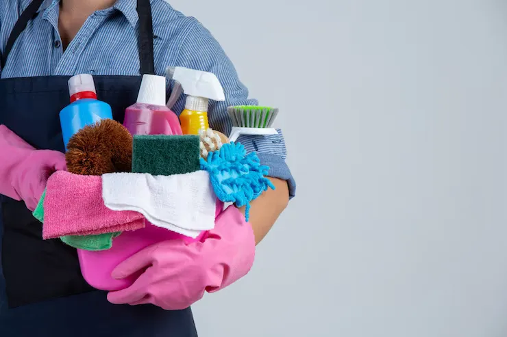 10 وسیله تمیز کننده ضروری برای درخشان نگه داشتن خانه شما