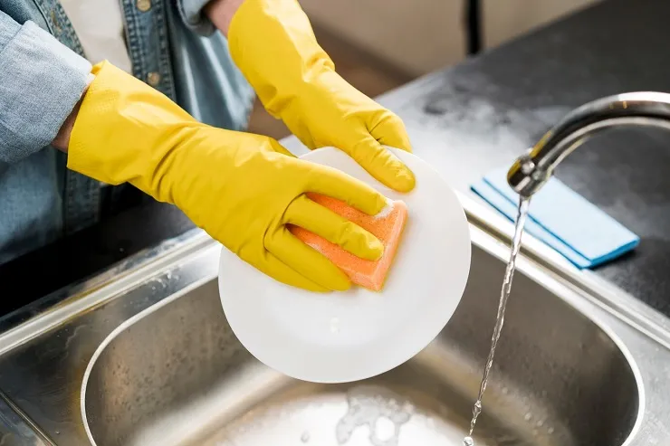 شستن ظرف با دست بهتر است یا ماشین ظرفشویی