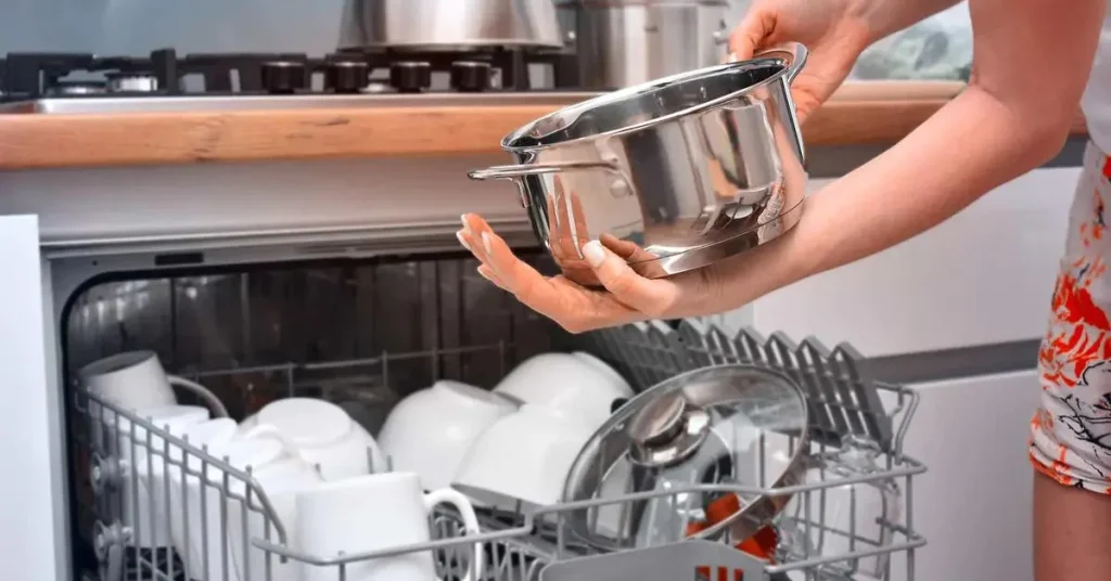 چه ظرف هایی را میتوان در ماشین ظرفشویی گذاشت؟